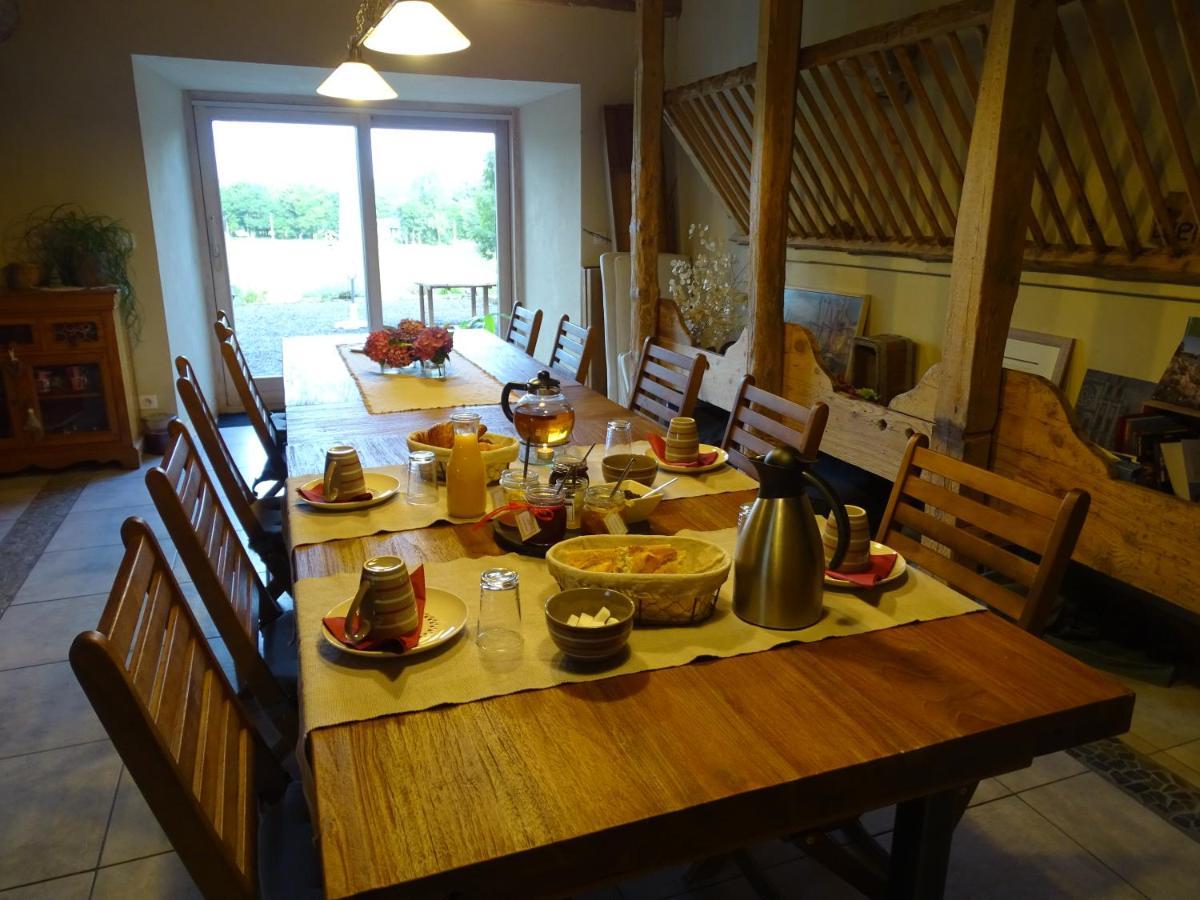 Saint-JeuresLa Ferme De Madelonnet住宿加早餐旅馆 外观 照片