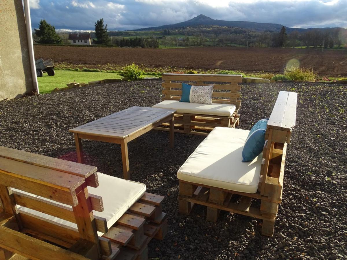 Saint-JeuresLa Ferme De Madelonnet住宿加早餐旅馆 外观 照片