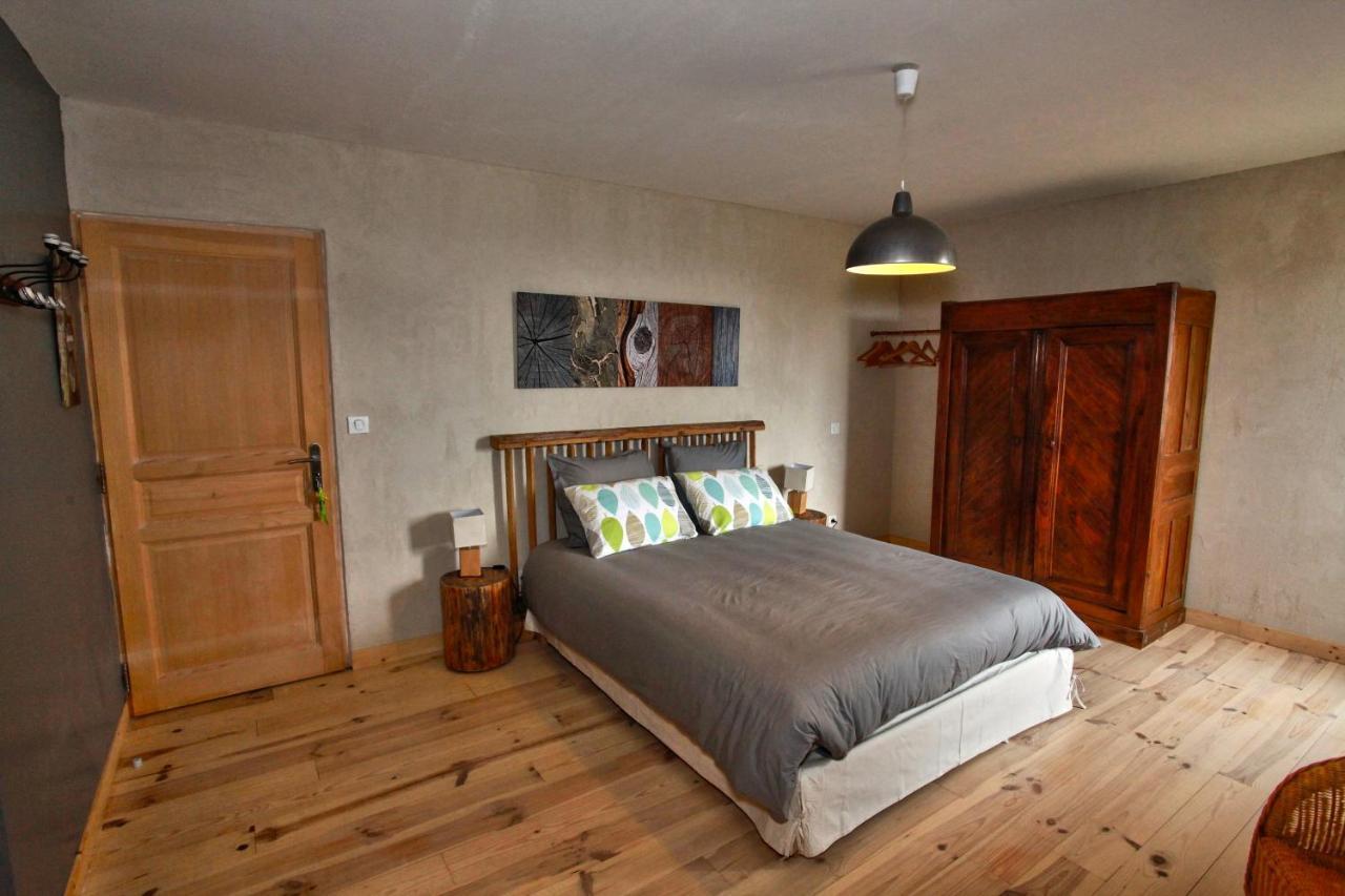 Saint-JeuresLa Ferme De Madelonnet住宿加早餐旅馆 外观 照片