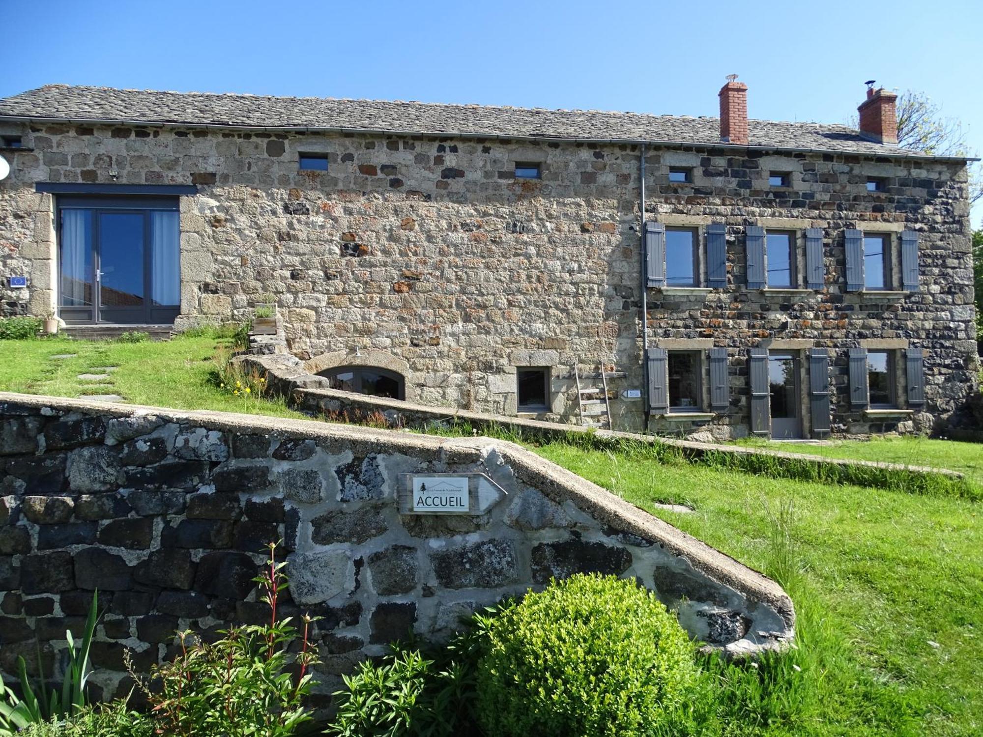 Saint-JeuresLa Ferme De Madelonnet住宿加早餐旅馆 外观 照片